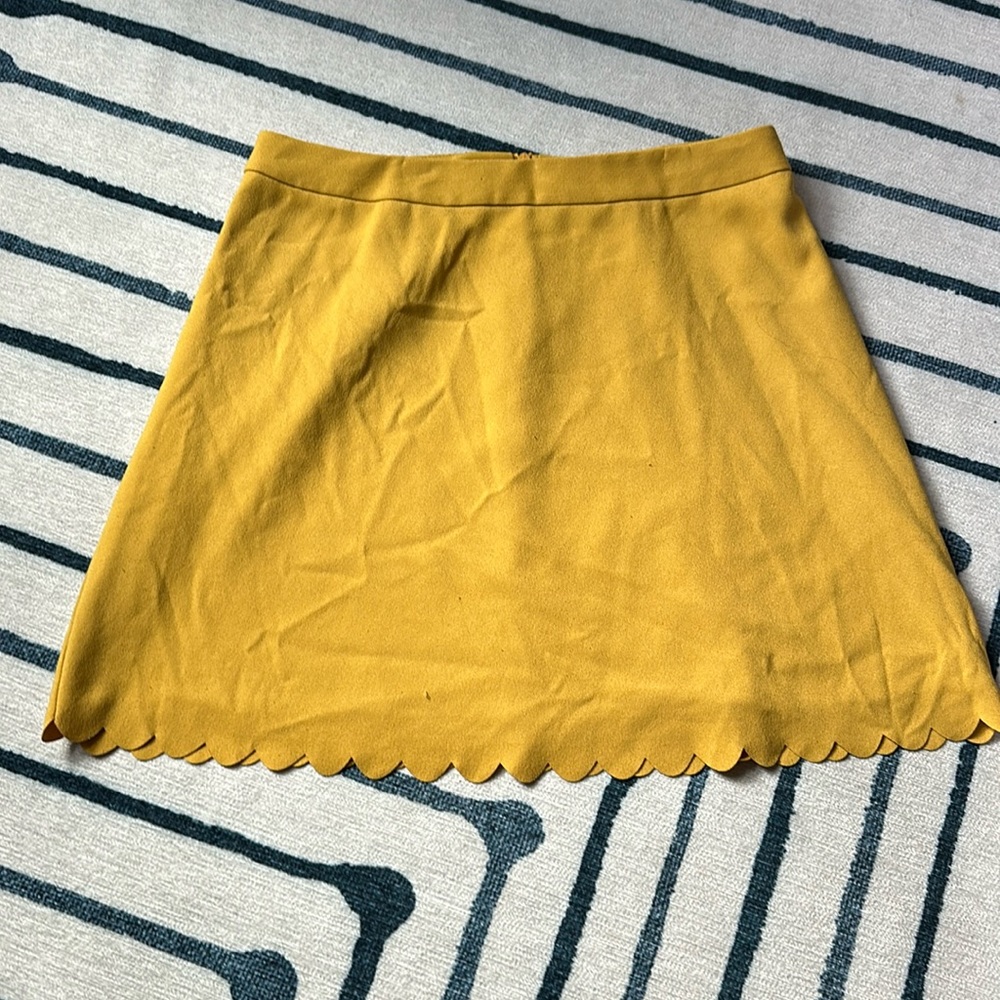 Banana Republic yellow skirt with scallop hem. 8